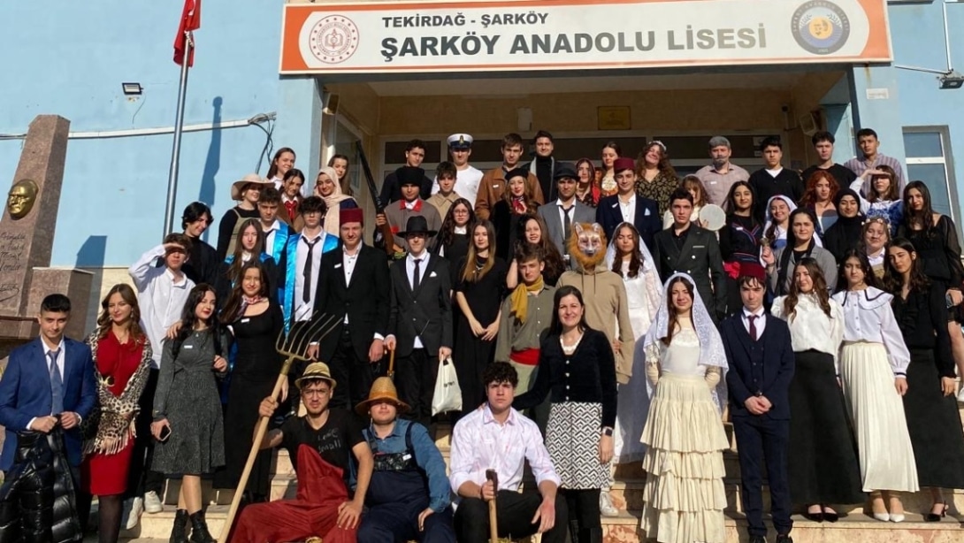 Şarköy Anadolu Lisesi Öğrencilerinden 21 Aralık Dünya Roman Kahramanları Günü Etkinliği